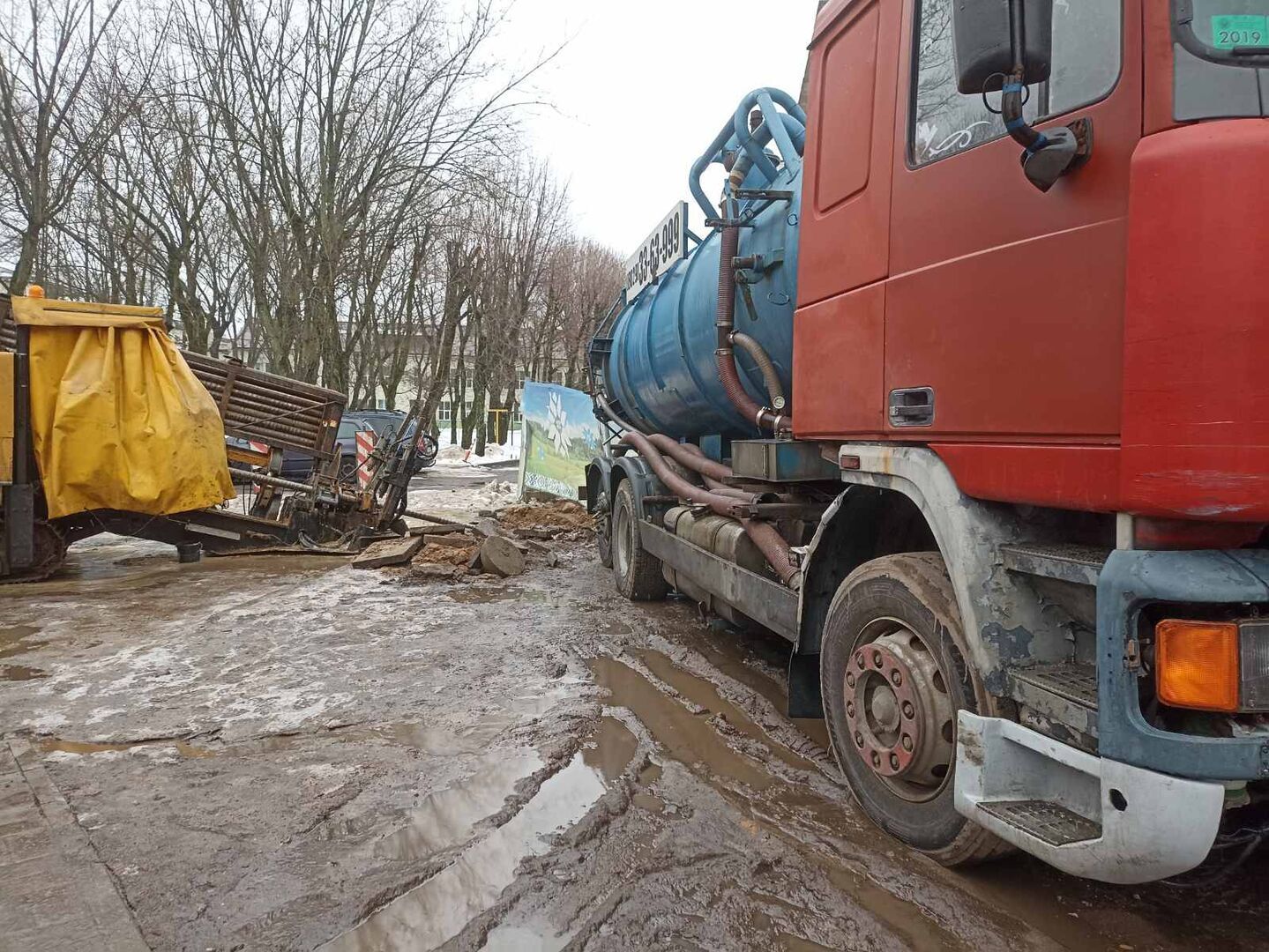 Откачка выгребной ямы в частном доме, откачка туалетов, промывка  канализации Минск, Минский район по низкой цене [выезды по району]. Три  причины работать с нами: адекватные цены, оперативность, работаем без  выходных. www.ilososka.by -