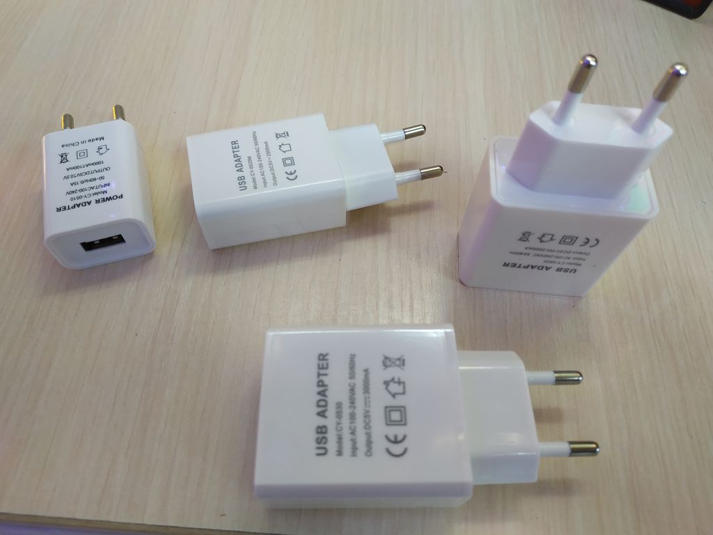 Адаптер USB 5 V 2 A и 3 А