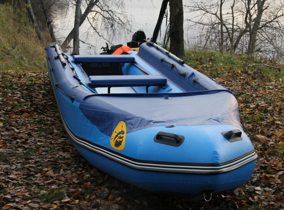 "УРАН-550Ф" - надувная моторная лодка Кабот с фальшбортом ПВХ с транцем под мотор, с надувным дном НДВД
