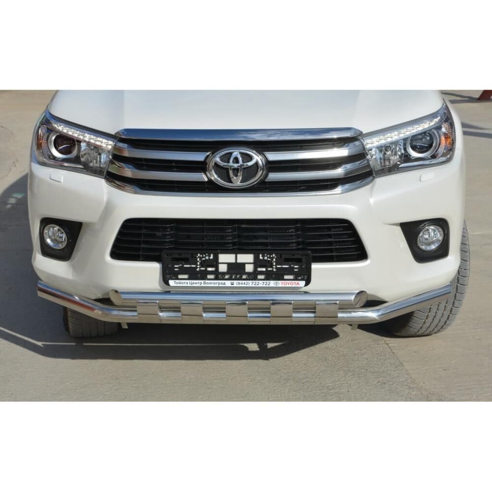 Защита переднего бампера с пластинами Toyota Hilux 2015
