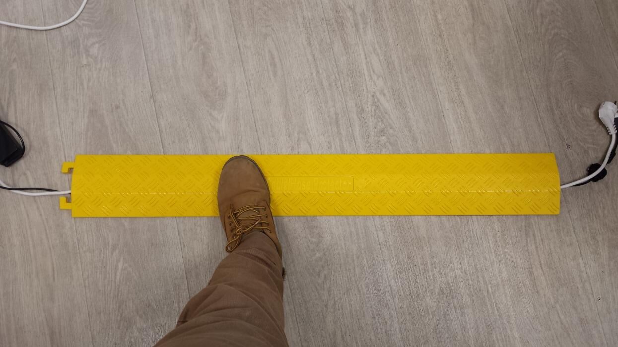 Защитный шланг - wp-spiral pu c hf 21 - 3240859. Металлическая защита кабеля. Кабели должны быть защищены от механических повреждений. Кабели должны быть защищены от механических повреждений. Кабель канал для защиты кабеля ip68.