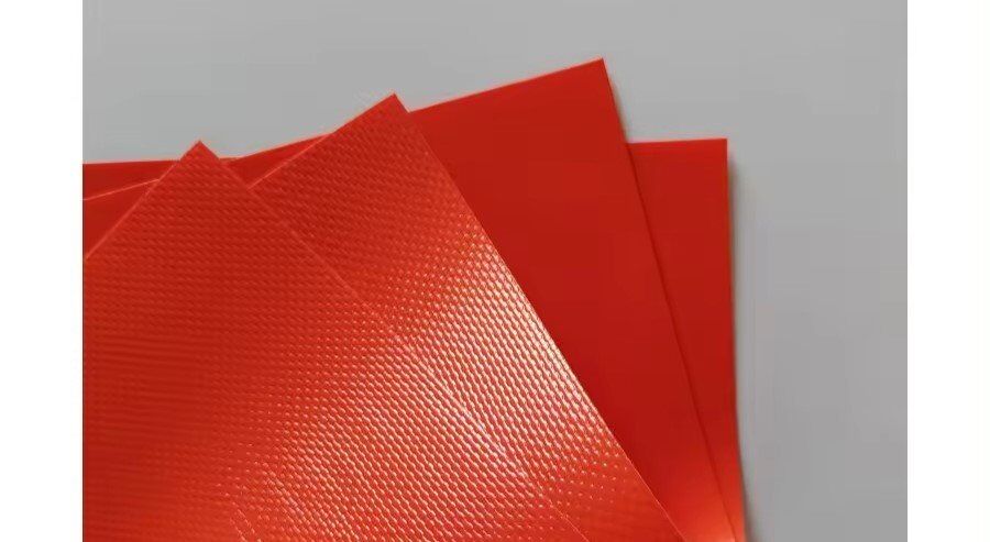 Тентовая ткань ПВХ 650 г/м2 красный RAL3020 2,5*30 м 1000*1000 20*20, полуглянец