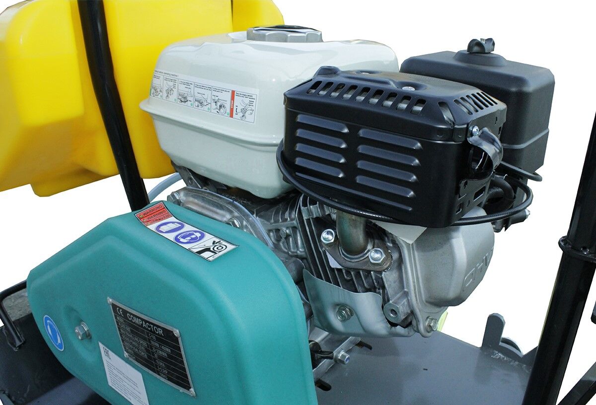 Виброплита бензиновая TeaM C-100 с двигателем Honda и баком для воды, ковриком и колесами 6